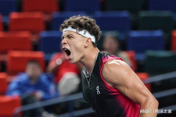 队协作与策 队协作与策